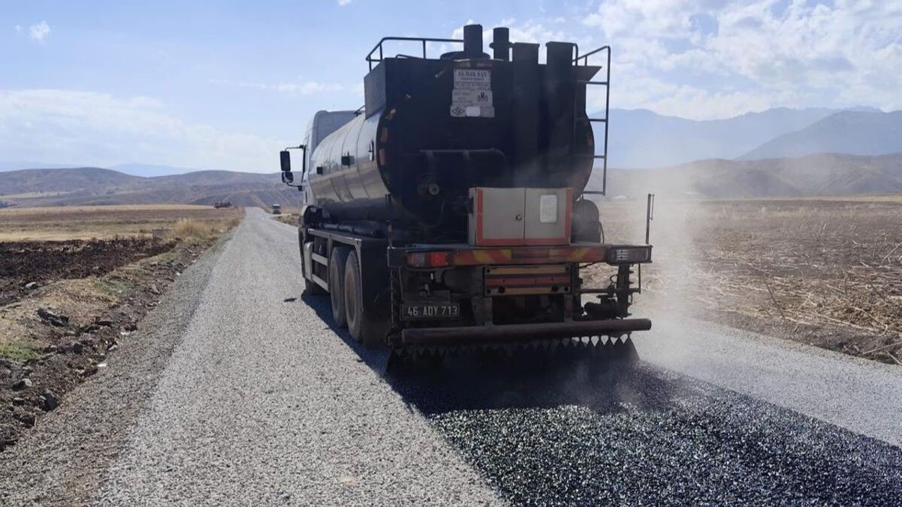 Büyükşehir’den Göksun Kırsalında Ulaşımı İyileştiren Yol Çalışması