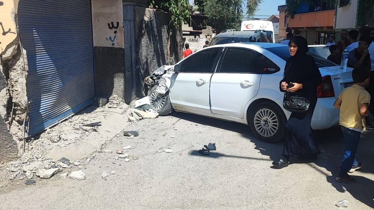 Dulkadiroğlu’nda Feci Kaza: 5 Yaşındaki Çocuk ve Sürücü Yaralandı
