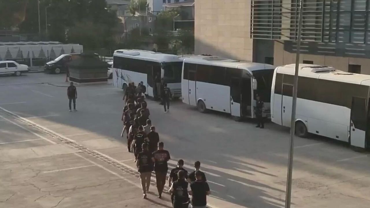 Kahramanmaraş merkezli yasa dışı bahis operasyonunda 67 şüpheli tutuklandı