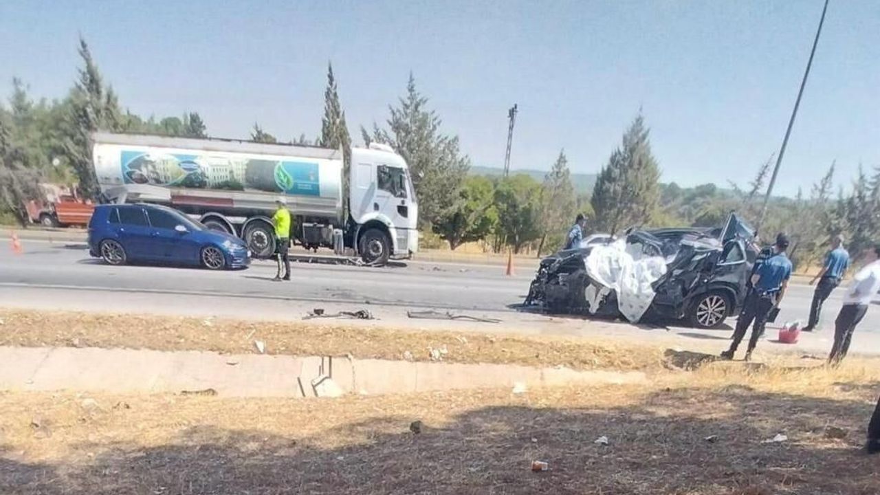 Kahramanmaraş’ta otomobil kamyonla çarpıştı: 1 ölü, 2 yaralı
