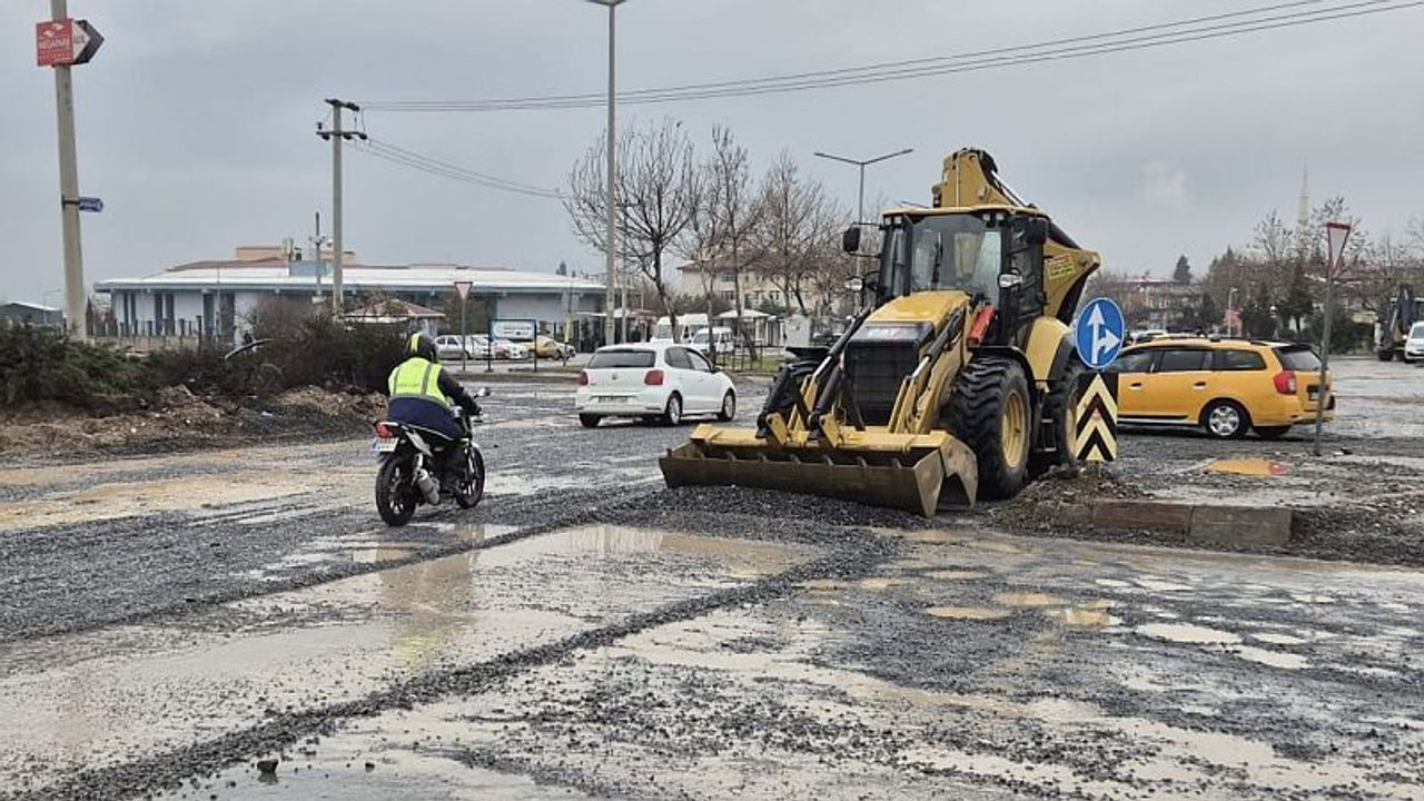 Kahramanmaraş'ta Sağanak Sonrası Bozulan Yollar Hızla Onarılıyor