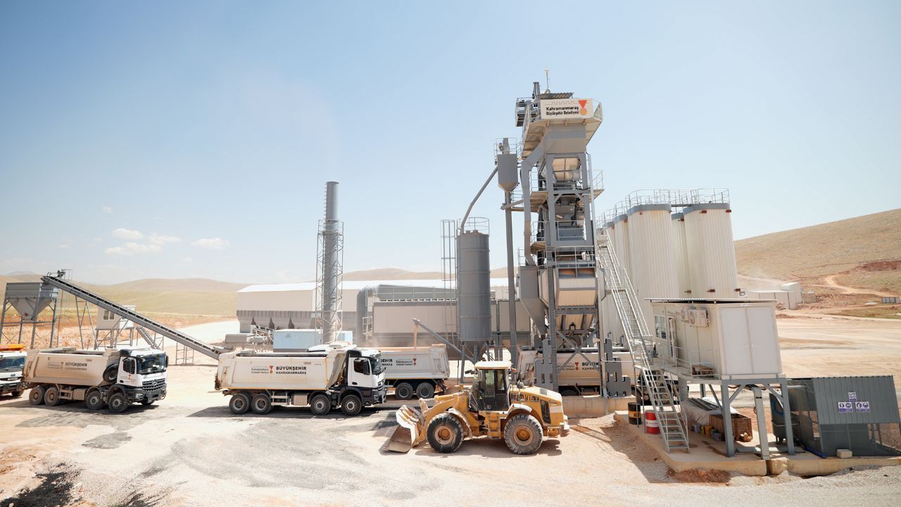 Kuzey İlçeleri Asfalt Üretim Tesisiyle 6 İlçenin Yol Yatırımlarına Güç Katılıyor